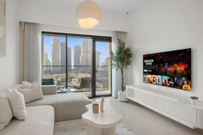 Luxe 2BR with Stunning Burj Khalifa Views